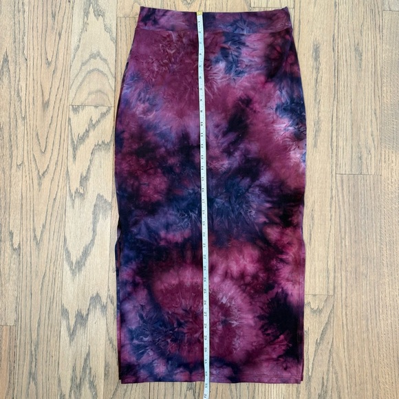 Sundry Women’s Tie-Dye Burgundy Side Slit Midi Skirt Size 1 - Picture 6 of 12